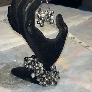 Elegant Black, Grey Pearl Cluster with Rhinestone Accents Jewelry Set